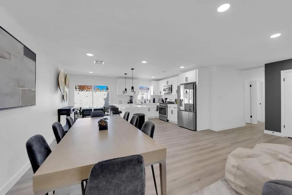 Вилла Vegas Bliss Near The Strip - Pet & Family Friendly Лас-Вегас США