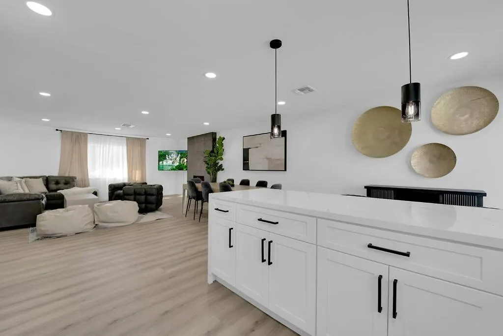 Вилла Vegas Bliss Near The Strip - Pet & Family Friendly Лас-Вегас