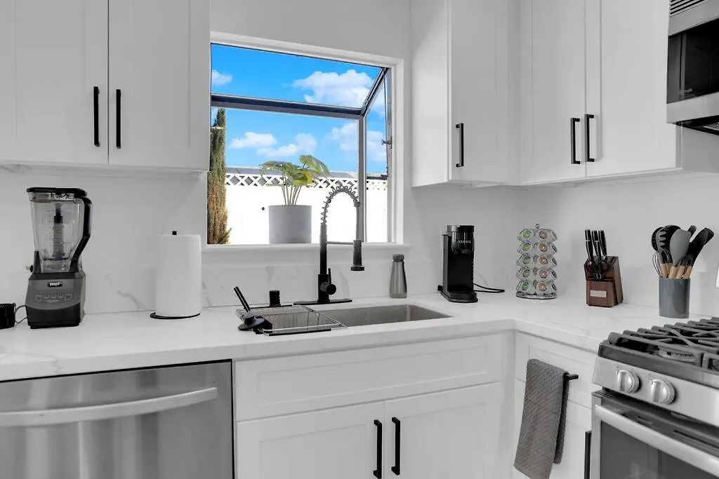 Вилла Vegas Bliss Near The Strip - Pet & Family Friendly Лас-Вегас
