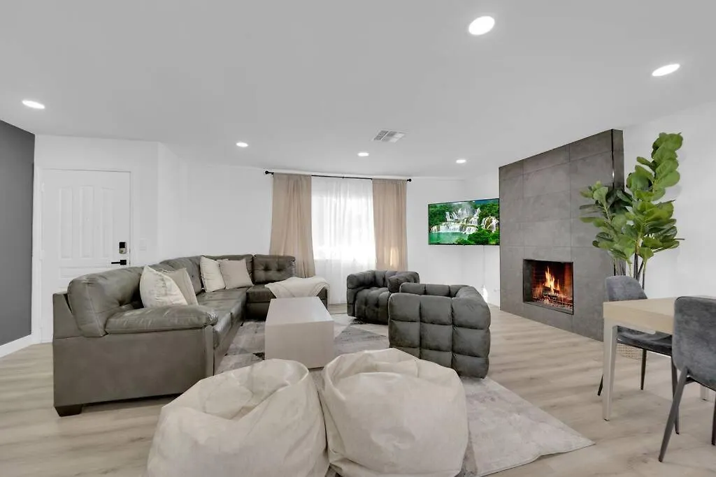 Feriehus Vegas Bliss Near The Strip - Pet & Family Friendly Villa Las Vegas