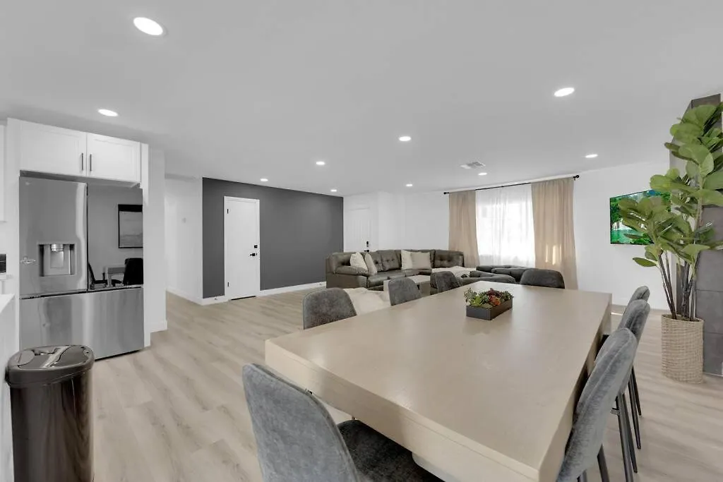 Feriehus Vegas Bliss Near The Strip - Pet & Family Friendly Villa Las Vegas