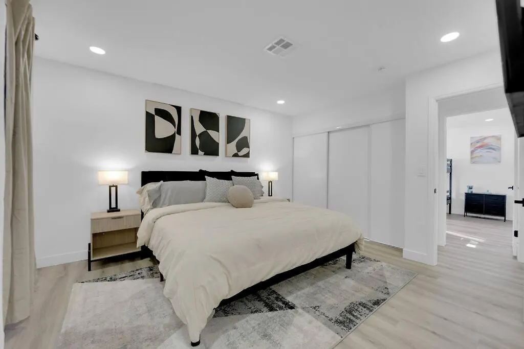 Vegas Bliss Near The Strip - Pet & Family Friendly Villa Las Vegas Feriehus