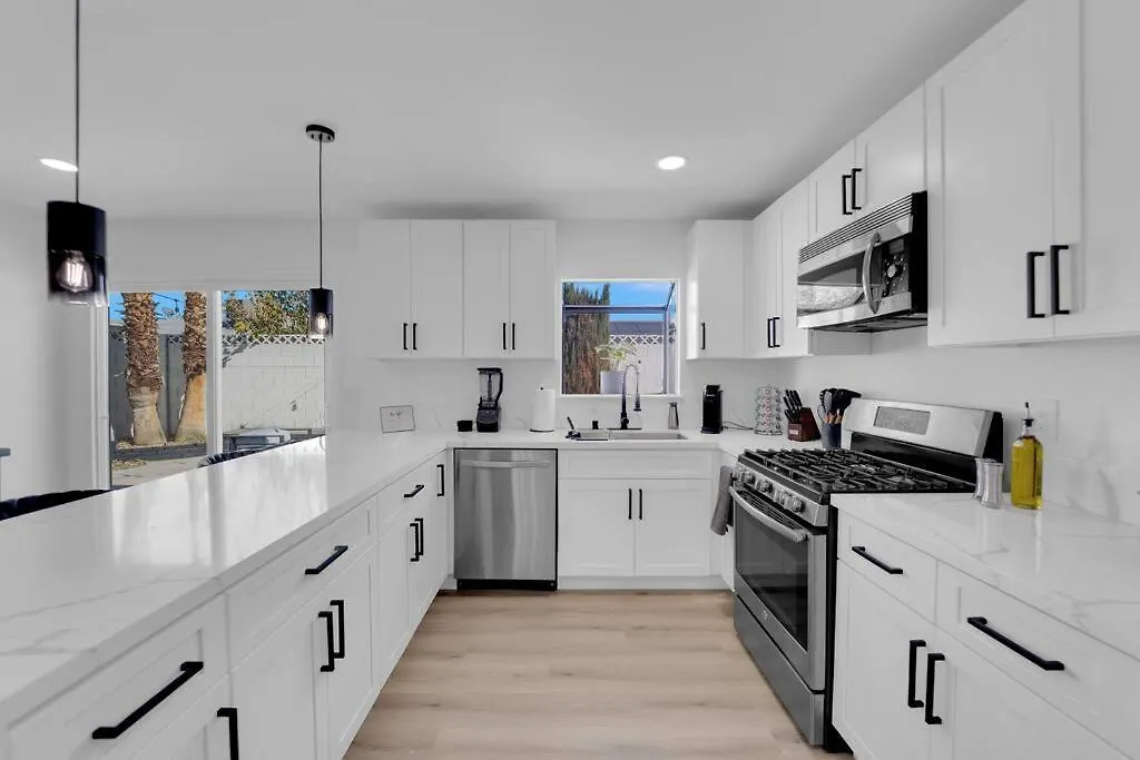 Vegas Bliss Near The Strip - Pet & Family Friendly Villa Las Vegas USA
