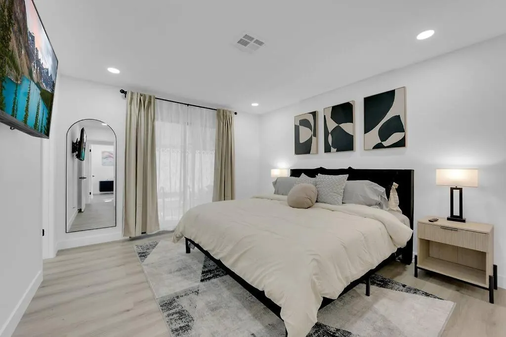 Feriehus Vegas Bliss Near The Strip - Pet & Family Friendly Villa Las Vegas